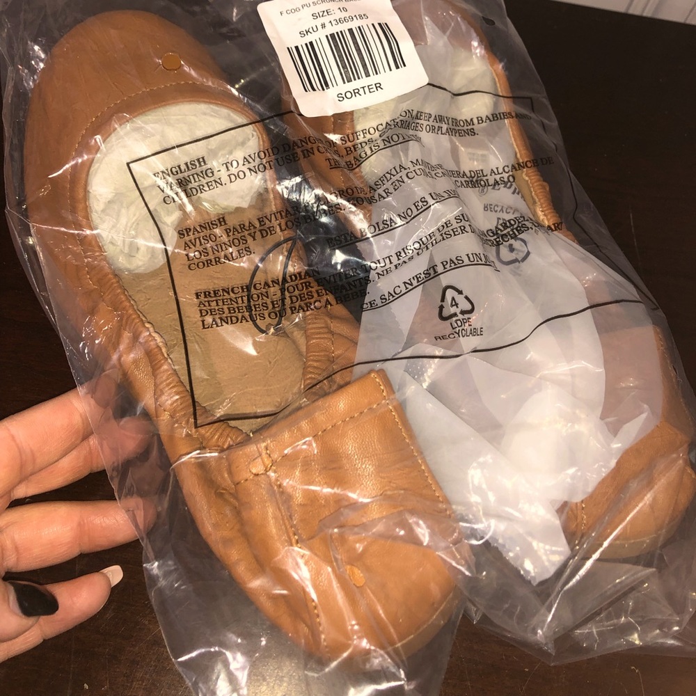 Torrid size 10w dress flats